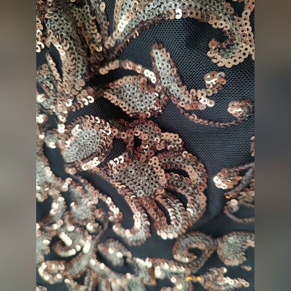 Alex Evenings Black Gold Sleeveless Sequined Formal Gown Size 10 - Picture 7 of 11